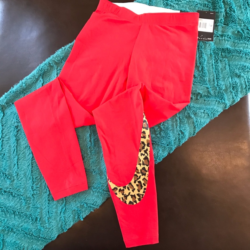 Nike Women’s NSW Animal Print Leggings